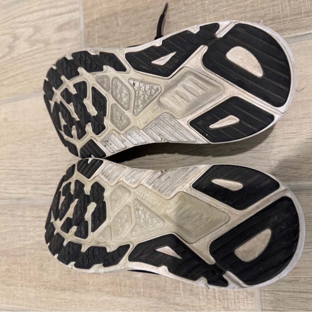 Hoka Arahi 6 Women’s Sneaker | 10B | Blk - Picture 6 of 6